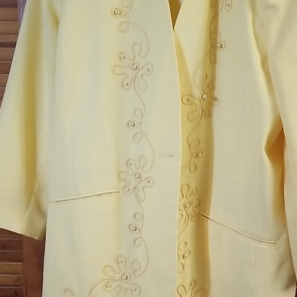 Yellow J.P. Fall suit - Picture 2 of 3